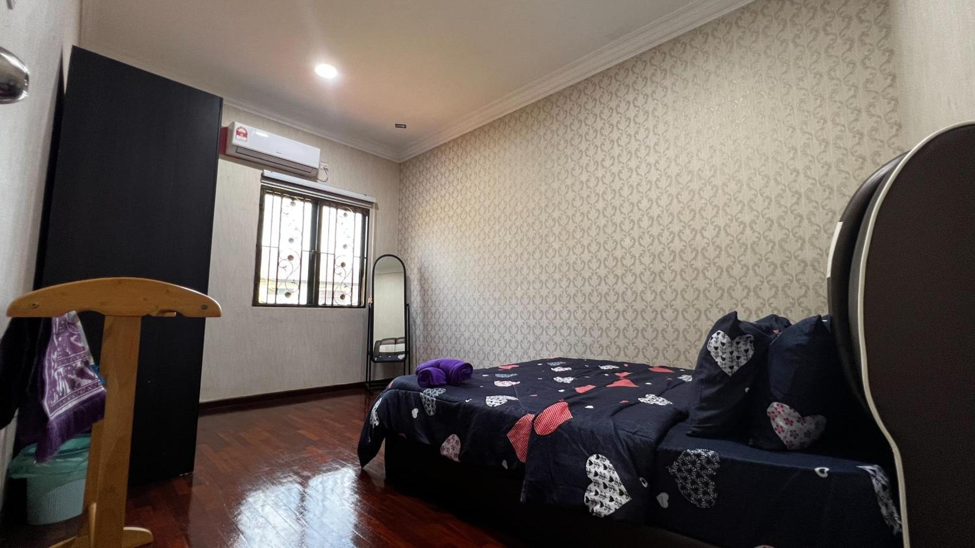 Yb Guest House 4 Bilik 5 Katil Chukai Eksteriør bilde