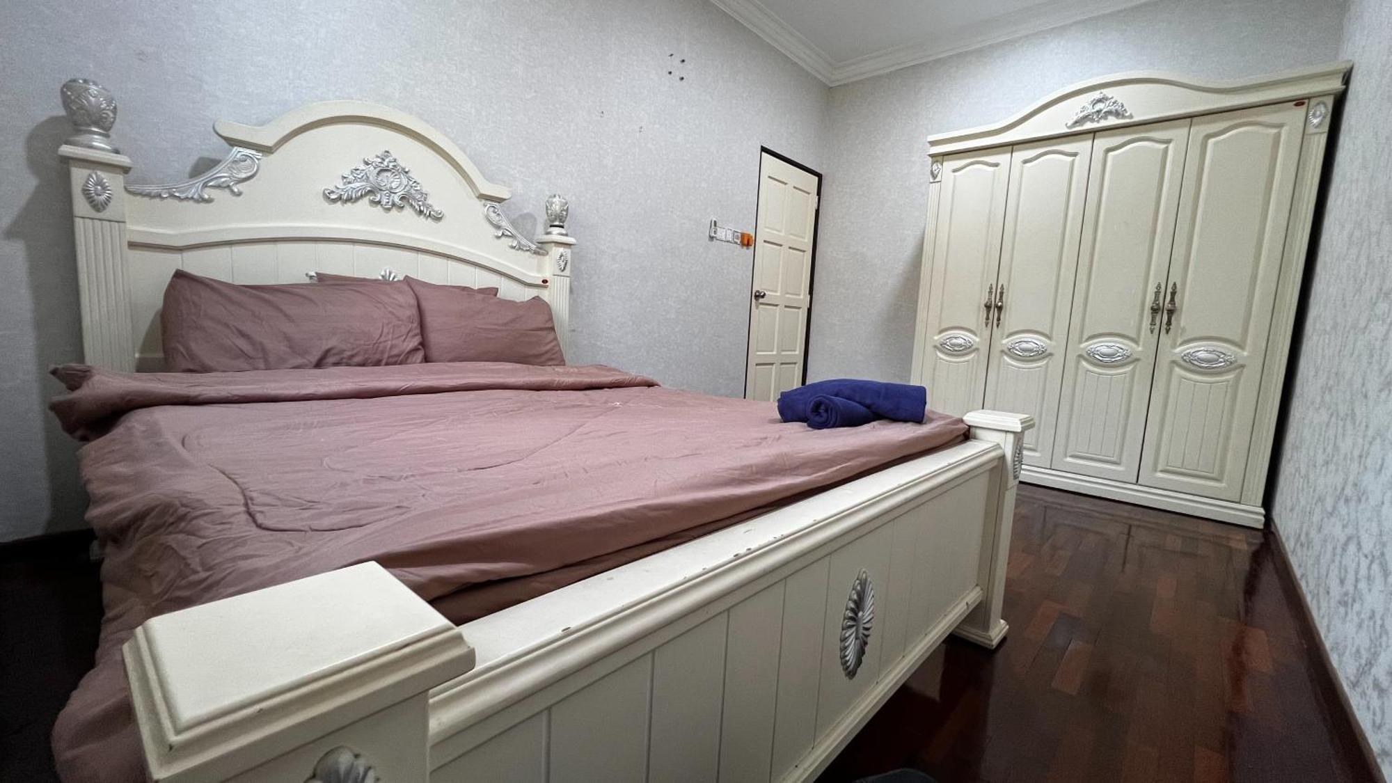 Yb Guest House 4 Bilik 5 Katil Chukai Eksteriør bilde