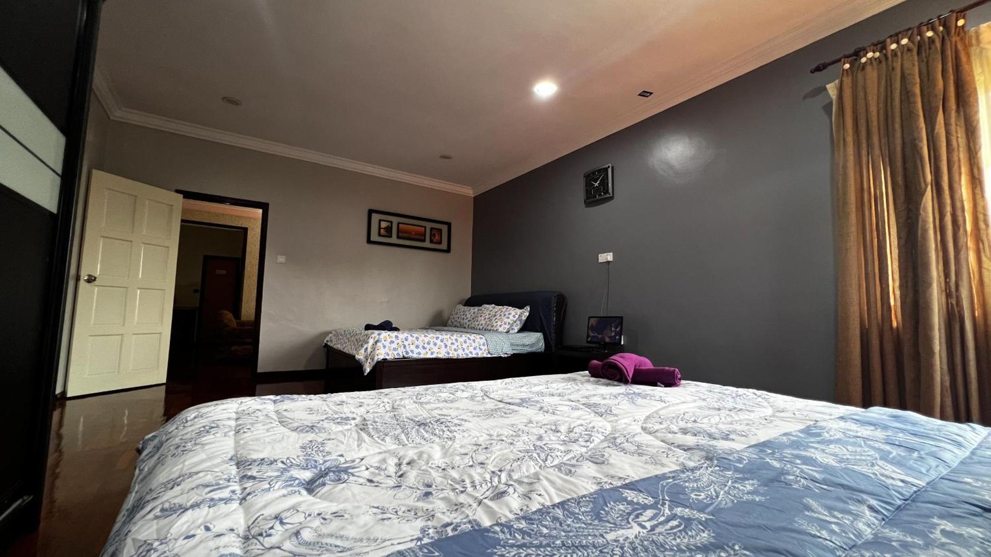 Yb Guest House 4 Bilik 5 Katil Chukai Eksteriør bilde