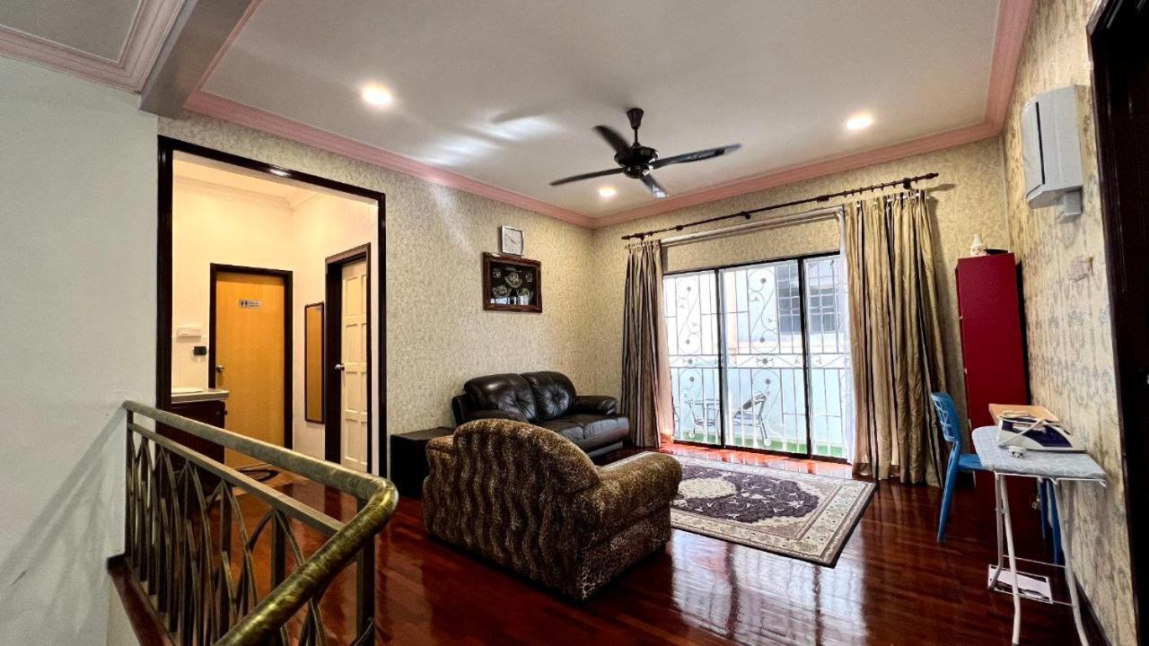 Yb Guest House 4 Bilik 5 Katil Chukai Eksteriør bilde