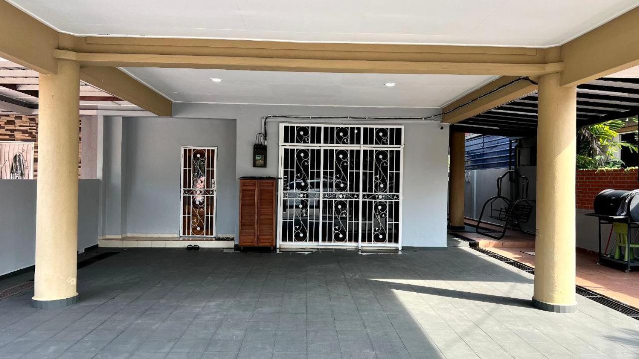 Yb Guest House 4 Bilik 5 Katil Chukai Eksteriør bilde