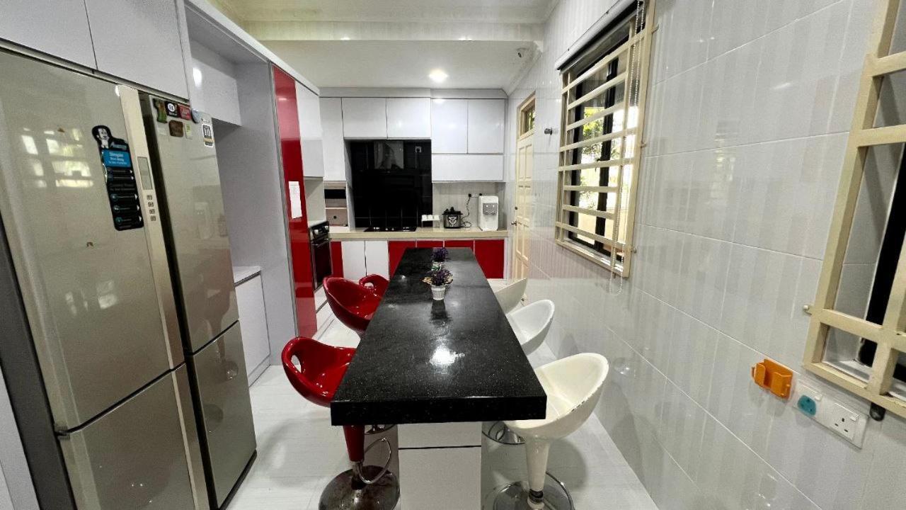 Yb Guest House 4 Bilik 5 Katil Chukai Eksteriør bilde