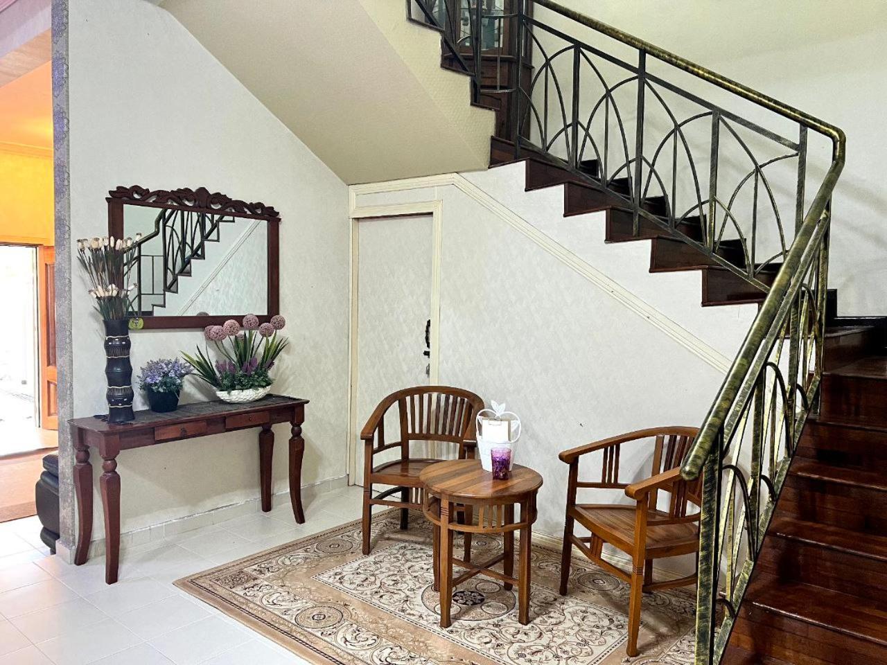 Yb Guest House 4 Bilik 5 Katil Chukai Eksteriør bilde