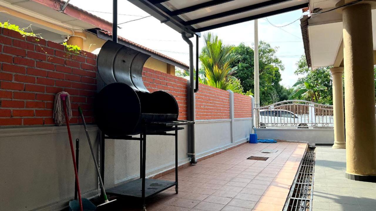 Yb Guest House 4 Bilik 5 Katil Chukai Eksteriør bilde