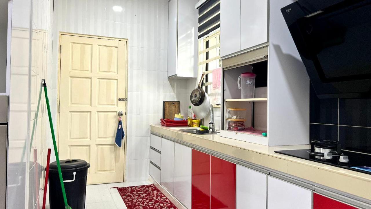 Yb Guest House 4 Bilik 5 Katil Chukai Eksteriør bilde