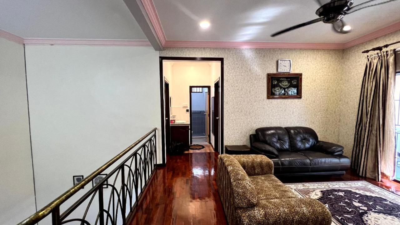 Yb Guest House 4 Bilik 5 Katil Chukai Eksteriør bilde